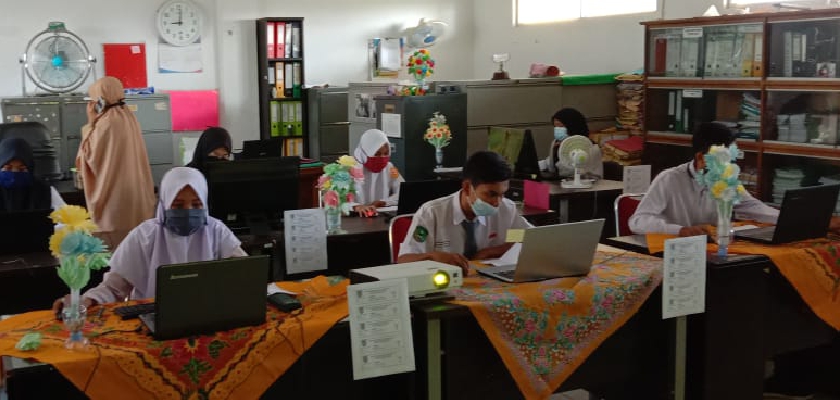 Gambar 49 Siswa Rohil Ikuti Ujian Seleksi Beasiswa Kerja Sama Pemkab Rohil dan Politeknik Caltex Riau