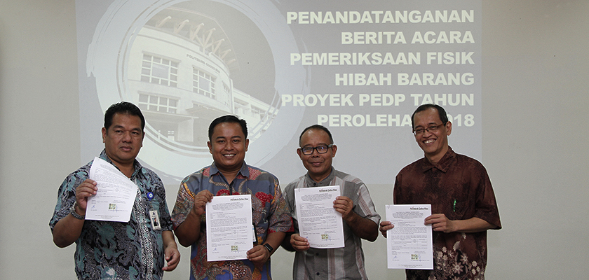 Gambar Tim Pemeriksa Ditjen Belmawa dan PMU PEDP Periksa 508 Barang Hibah Proyek PEDP 2018 Politeknik Caltex Riau