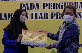 310 Mahasiswa PCR Menerima Beasiswa Pemerintah Provinsi Riau