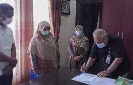 Dosen Teknik Komputer PCR Hibahkan Aplikasi Bank Sampah ke DLHK Kota Pekanbaru