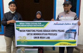 Dukung UMKM, Dosen Mekatronika PCR Berikan Mesin Pemotong Pisang Otomatis kepada UMKM Mba Lami