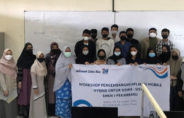Edukasi Siswa SMA membuat Aplikasi, Dosen beserta Mahasiswa PCR berikan Workshop Pengembangan Aplikasi Mobile Hybrid