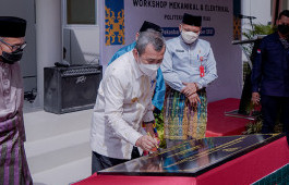 Gubernur Riau Resmikan Mekanikal dan Elektrikal Workshop PCR