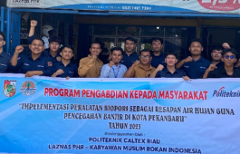Kolaborasi bersama Laznas PHR – Karyawan Muslim Rokan Indonesia, Teknik Mesin PCR Lakukan Implementasi Peralatan Biopori Sebagai Serapan Air di Kecamatan Sri Meranti, Kota Pekanbaru.