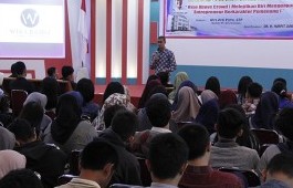 Kuliah Umum Entrepreneurship PCR, Rise Above Crowd