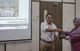 Kunjungi PCR, Rektor Univrab Studi Banding Pengelolaan Pusat Karir dan Tracer Study