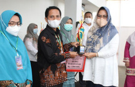 Nursalim, Pustakawan PCR Kembali Raih Prestasi Pada Ajang Pemilihan Pustakawan Berprestasi Tingkat Provinsi Riau
