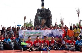 PCR Bergerak Turun ke Jalan Diponegoro Dalam Aksi Bersih - Bersih
