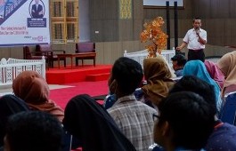 PCR Hadirkan Senior Specialist PT.PLN Pada Kuliah Umum
