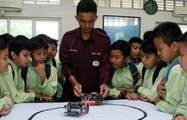 PCR Kenalkan Robotika kepada Siswa Sekolah Dasar