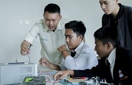 PCR Latih Tim Robot MAN 1 Kuansing