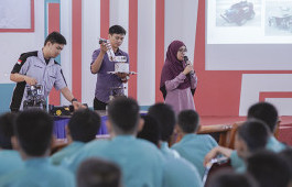 Pengabdian Kepada Masyarakat, Elva Memberikan Pengetahuan Robotika kepada 186 Siswa MTS Al-Itihad Rumbai