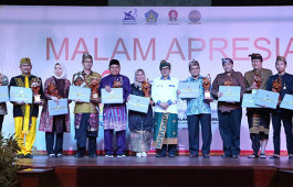 Satu-satunya dari Sumatera, PCR Raih Terbaik III Anugerah Widyapadhi Politeknik Sub Kategori Manajemen Inovasi pada Penghargaan IPTEK 2019 di Bali