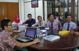 Studi Banding AMIK Mahaputra Pekanbaru ke PCR