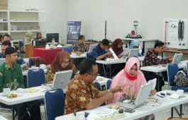 Tingkatkan Skill Produktif Guru SMK, Dosen PCR Berikan Pelatihan Modul Praktik Sistem Komputer