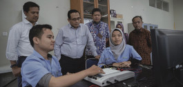 Gambar Executive Director Asian Development BANK Tinjau Perkembangan PCR Terkait Hibah PEDP