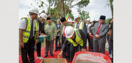 Gambar Gubernur Riau Lakukan Groundbreaking Pembangunan PCR Smart Laboratory