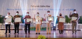 Gambar SKK Migas – PT.CPI Berikan Penghargaan kepada PCR