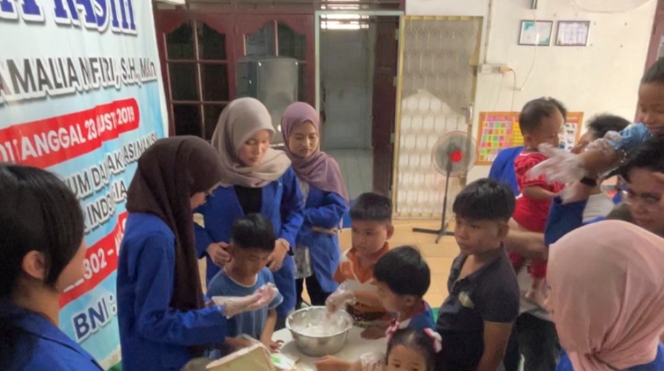 Cover Mahasiswa Sistem Informasi PCR Gelar Pelatihan Pembuatan Roti Sando bagi Anak Panti Asuhan