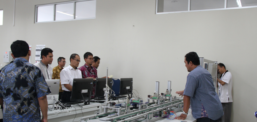 Cover Asian Development Bank Tinjau Perkembangan PCR Terkait Hibah PEDP