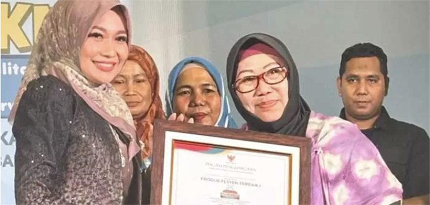 Cover Bank Sampah Binaan PHR dan PCR Berhasil Borong Juara UMUM Pekanbaru