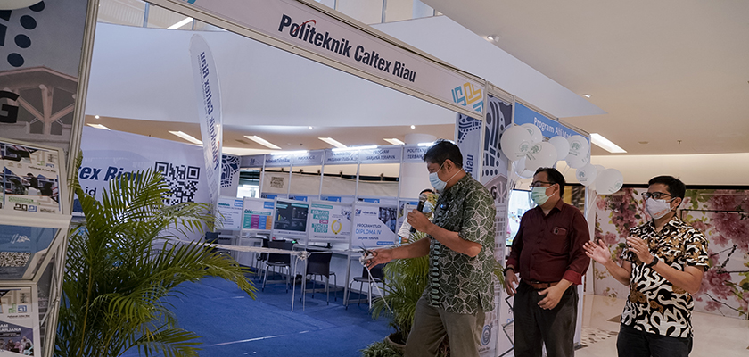Cover Banyak Keuntungannya, Kini Ujian Masuk Politeknik Caltex Riau Dapat Dilakukan di Mall SKA