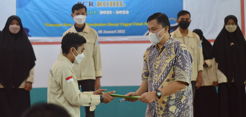 Cover Debi Gustian, Dikukuhkan Sebagai Ketua Himpunan Mahasiswa Politeknik Caltex Riau Rokan Hilir (PCR-ROHIL)