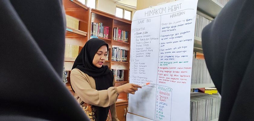 Cover Gali Potensi Anggota Baru, HIMAKOM PCR Gelar Student Association Essentials I
