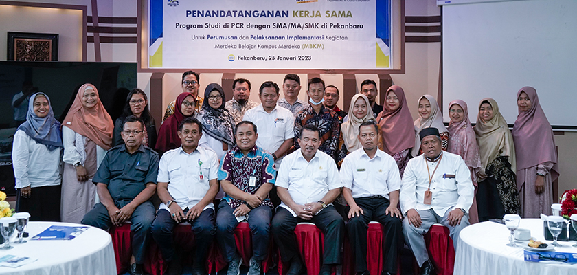Cover Implementasi Kegiatan Merdeka Belajar Kampus Merdeka (MBKM), PCR Jalin Kerja Sama dengan Beberapa Sekolah di Pekanbaru