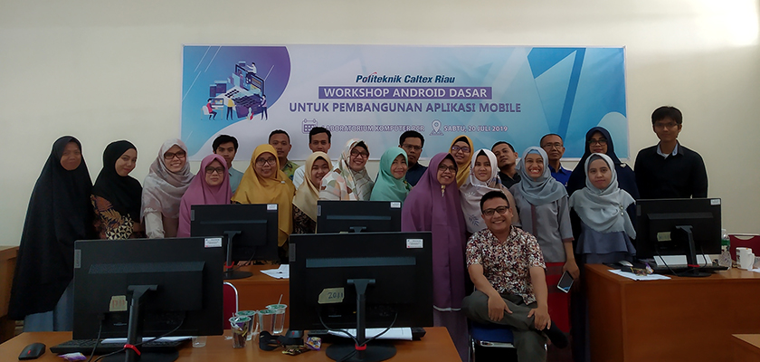 Cover Jalin Mitra dengan Guru SMK, Dosen Jurusan Teknologi Informasi Gelar Workshop Android