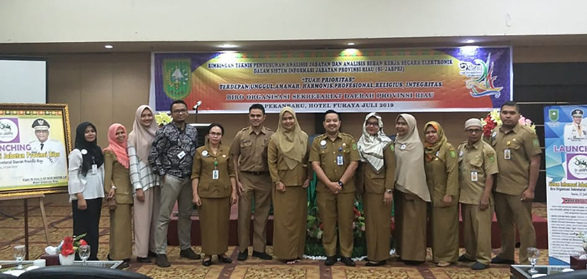 Cover Kembangkan Sistem Analisis Jabatan dan Analisis Beban Kerja, Biro Organisasi Sekretariat Provinsi Riau Gandeng Dosen PCR