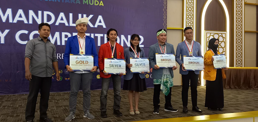 Cover Keren, PCR Berhasil Boyong 6 Penghargaan pada Mandalika Essay Competition