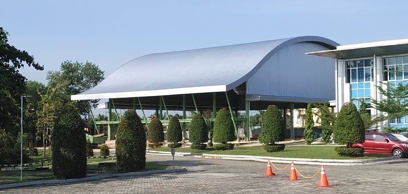 Cover Ketua Yayasan PCR Resmikan Gedung Olahraga Politeknik Caltex Riau