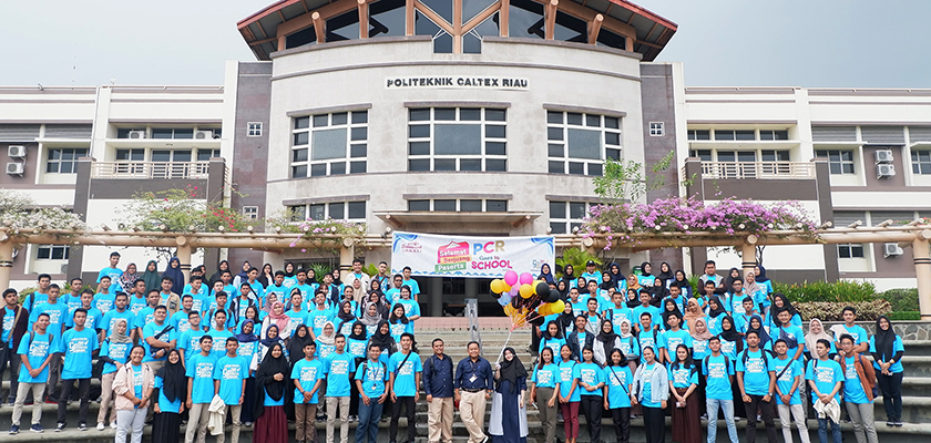Cover Manfaatkan Libur Kuliah, 252 Mahasiswa Ikuti Program PCR Goes to School