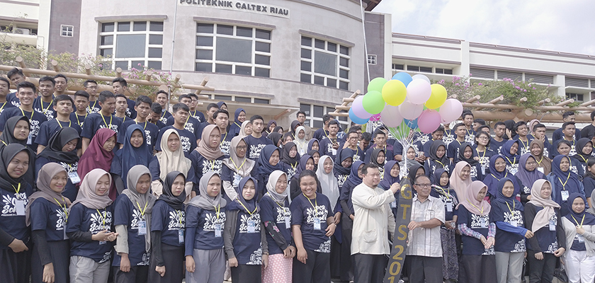 Cover Manfaatkan Liburan Semester Ganjil, Ratusan Mahasiswa Mengikuti PCR Goes to School
