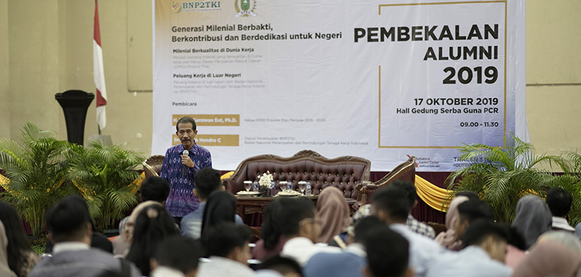 Cover Menambah Wawasan Bekerja di Luar Negeri, SCC PCR Hadirkan Deputi Penempatan BNP2TKI pada Kegiatan Pembekalan Alumni 2019