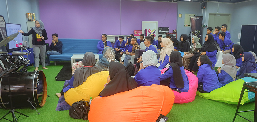Cover Memenuhi Pasar Kerja di Malaysia, Jurusan Teknologi Informasi lakukan Kunjungan Industri