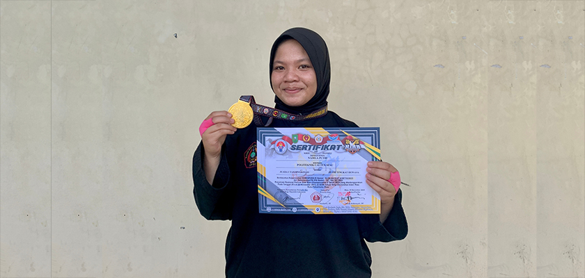 Cover Nadila Putri, Mahasiswa Teknik Informatika PCR Raih Medali Emas pada Kejurnas Pencak Silat Riau Championship 2 2023