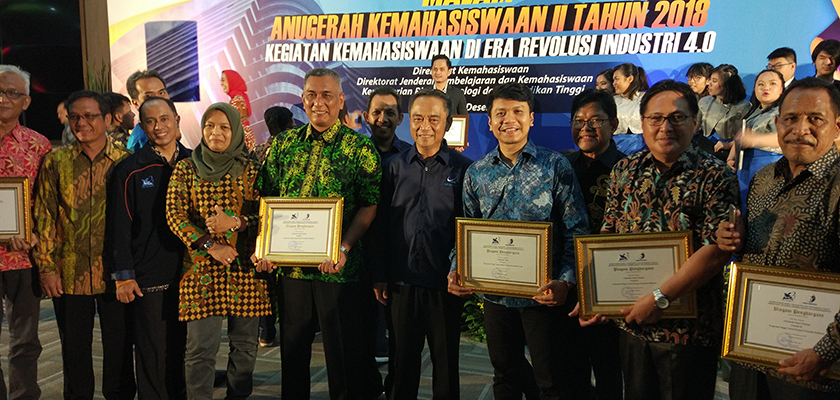 Cover PCR Raih Terbaik 1 Anugerah Kemahasiswaan II 2018 Kemenristekdikti