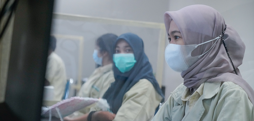 Cover Pastikan Prokes, PCR Gelar Perkuliahan Tatap Muka Terbatas secara Luring