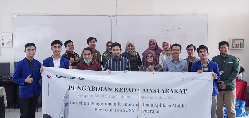 Cover Pengabdian kepada Masyarakat, Dosen Prodi Sistem Informasi Gelar Workshop Penggunaan Framework pada Aplikasi Mobile untuk Guru SMK/SMA