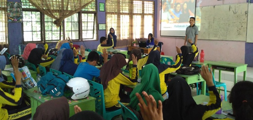 Cover Politeknik Caltex Riau Sosialisasikan Pengenalan Kampus melalui Duta PCR