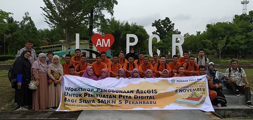 Cover Teknik Komputer PCR Berikan Workshop Pembuatan Peta Digital Siswa dan Guru SMKN 5 Pekanbaru