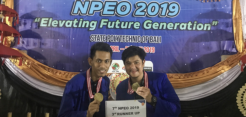 Cover Tim Debat Bahasa Inggris PCR Meraih 3rd Runner Up pada NPEO 2019.