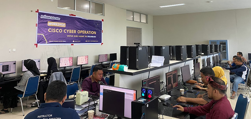 Cover Tim PKM Teknik Informatika Berikan Workshop Cisco Cyber Operation untuk guru guru MGMP TIK Pekanbaru