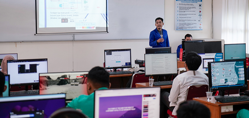 Cover Tim PkM PSTRK PCR Berikan Workshop Pemanfaatan Media Digital sebagai Penunjang Pembelajaran ke Siswa SMA IT Al Ittihad Pekanbaru