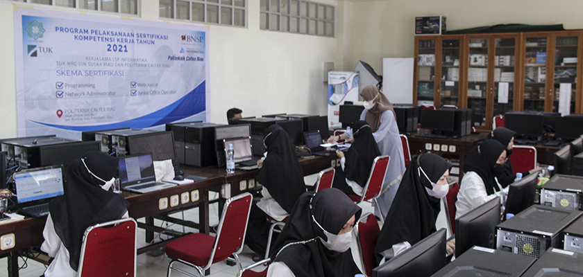 Cover Tingkatkan Kualitas Lulusan dan Angkatan Kerja, PCR dan TUK HRC UIN SUSKA Gelar Uji Kompetensi