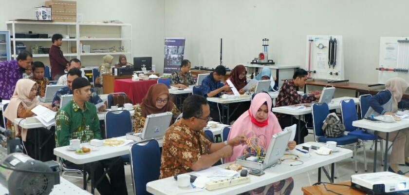 Cover Tingkatkan Skill Produktif Guru SMK, Dosen PCR Berikan Pelatihan Modul Praktik Sistem Komputer