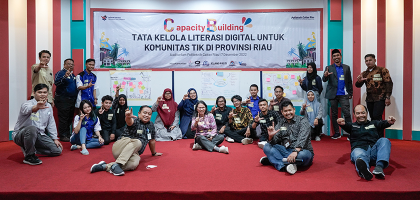 Cover Tingkatkan Wasasan Pentingnya Tata Kelola Organisasi, PCR Berikan Pelatihan CB untuk Komunitas TIK di Riau