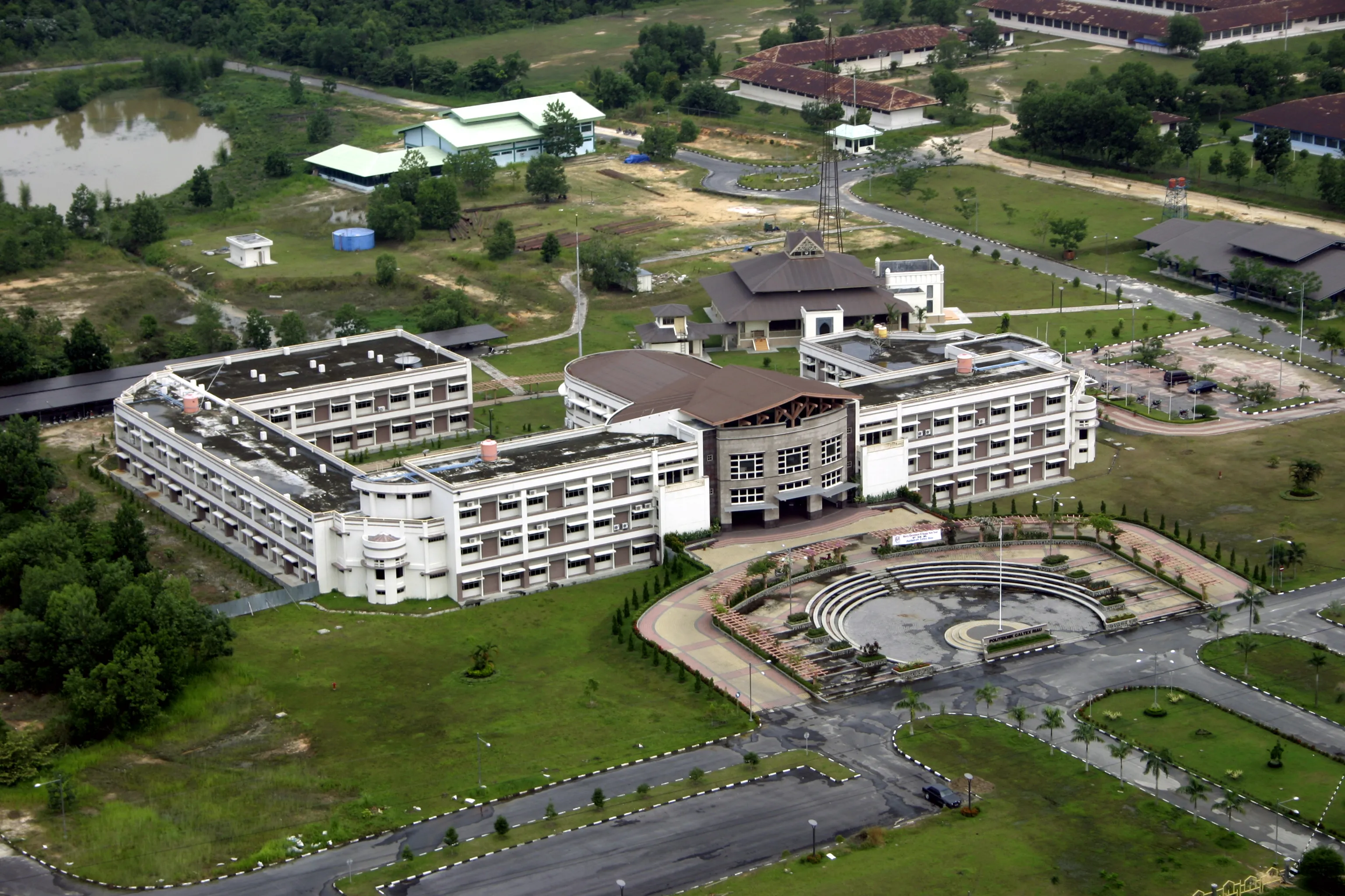 Pendirian Politeknik Caltex Riau tahun 2000